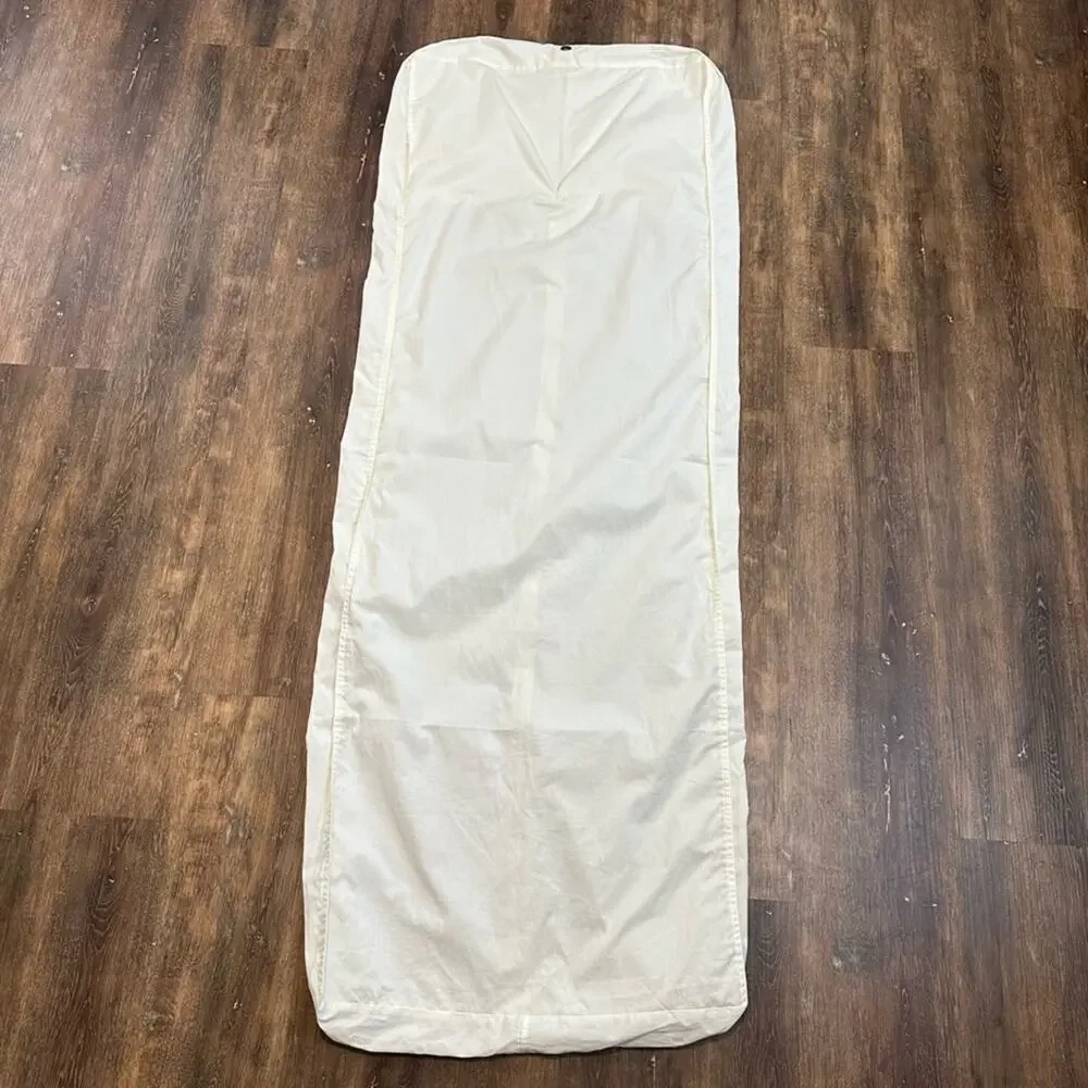 Gucci | Garment Bag & Velvet Coat Hanger | Off-white/Black | Bag: 20.5 x 57 inch